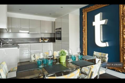 Open Plan Kitchen / Dining Area