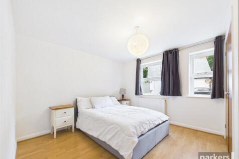 Wokingham Road, Reading, Berkshire, RG6 photo 4