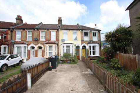 3 bed terraced house for sale Barmeston Road, Lon