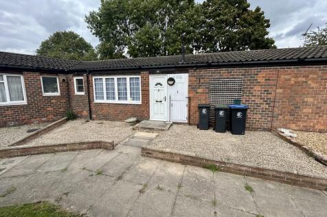 Waltham Abbey, EN9 - property photo