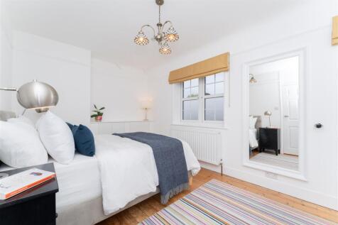 36 Stephenson Bed 1a.jpg