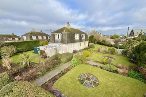 Newquay, TR8 - property photo