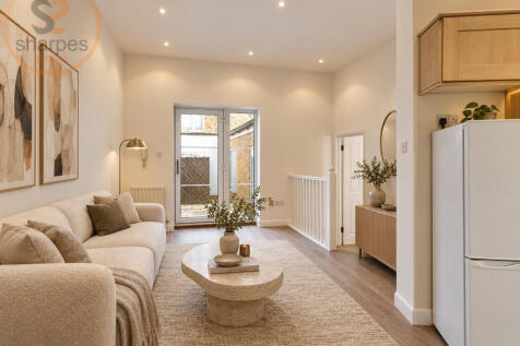 2a Caxton road