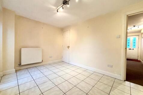 Lingfield Crescent, Stratford-upon-Avon, CV37 9LX photo 4