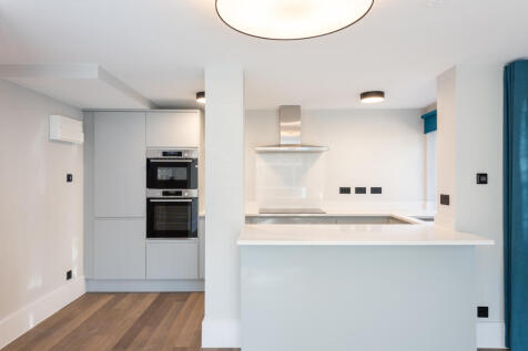 2-bed, 2-bath Apartment,  Eaton Manor, Hove photo 3
