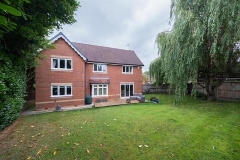 17 Woodham Close-047.jpg