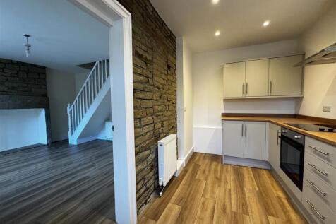 Station Road, Holmfirth HD9 photo 3