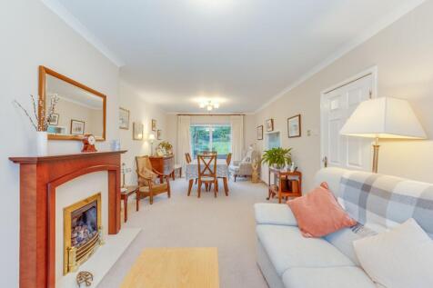 KITCHEN, DINER AND LIVING ROOM