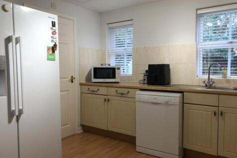 Wollaton Road, Ferndown, Dorset, BH22 photo 5