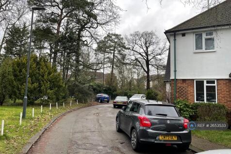 Ample Free Parking, Peaceful Well Connected Area