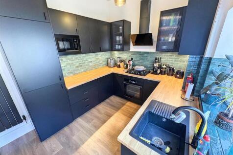 Kitchen (17).jpg