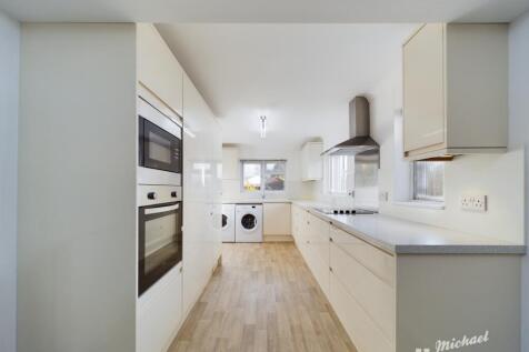 CAM02773G0-PR0237-STILL007