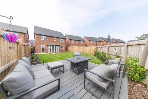 Neatly landscaped private garden
