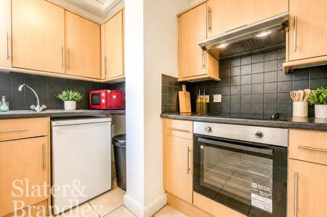 Flat 2 3 Chestnut Grove, Nottingham, NG3 5AD photo 5