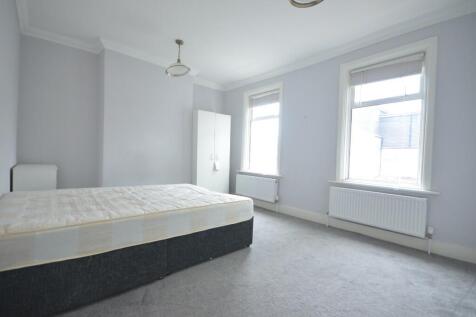 Sutton Court Road, London, E13 photo 4