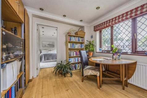 1 Conifer Drive, Hambrook-PorticoMarketing-Nexa-15