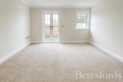 Kensington Place, Priests Lane, CM15 photo 5