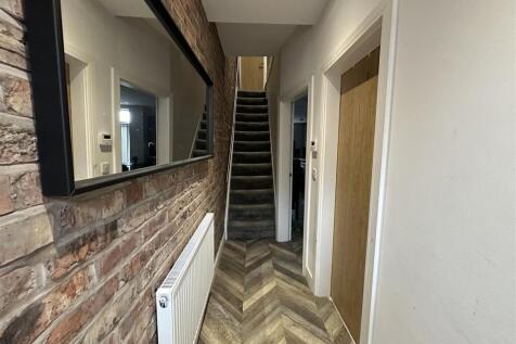 4-bed house on East Grove, Chorlton-on-Medlock, £148pppw, £641/mo