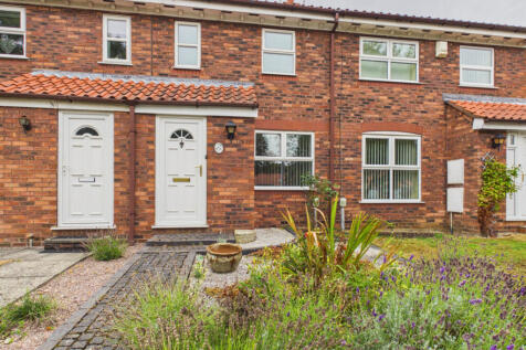 Delightful mid terrace house in lovely location