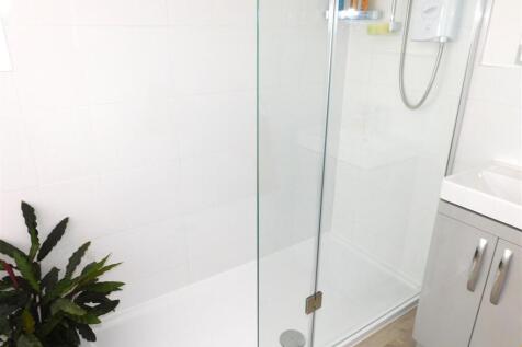 15 RD Shower main3.JPG