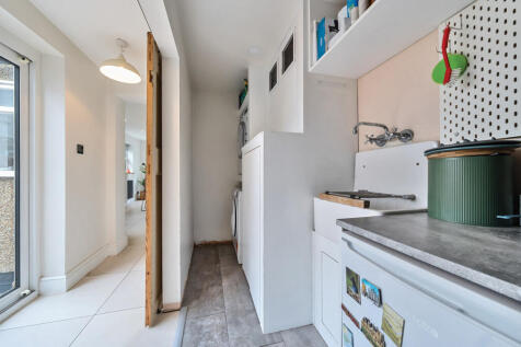 1294097-9-682f32f...