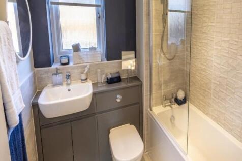BATHROOM/WC