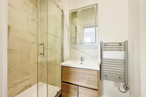 e7c07cfb-Bathroom