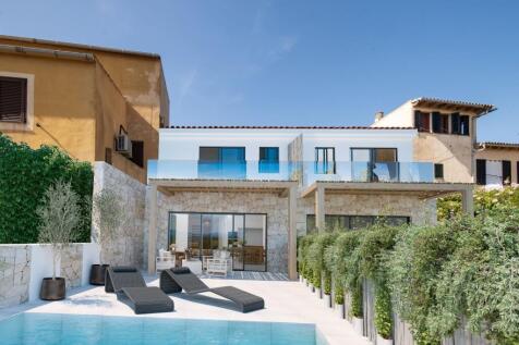 New townhouse project with pool and garage in Maria de la Salut