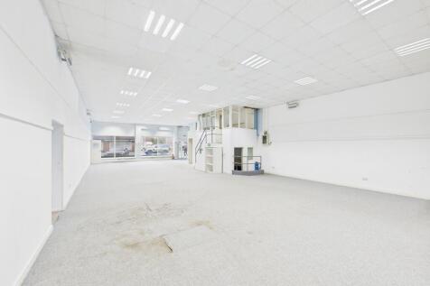 Retail Property (high street) to rent Image 4