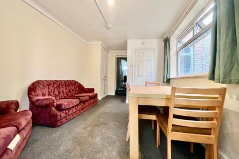 Room 3, Tachbrook Road, Leamington Spa photo 5