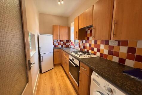 London Road, Redhill photo 3