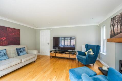 Spynie Gardens-18.jpg