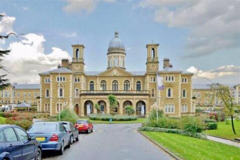 Stunning 1-2 Bed Flat with 2 Private Terraces