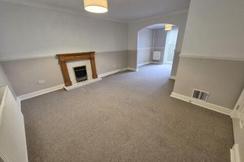 Lounge to Dining Area