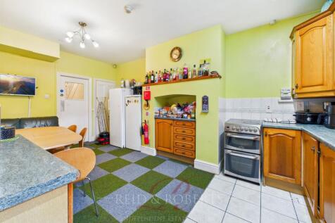 CAM03999G0-PR0210-STILL023.jpg