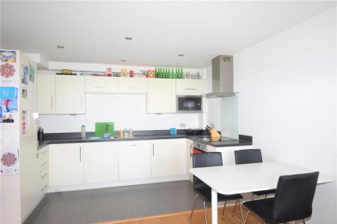 Baily, Parkway, Newbury, Berkshire, RG14 photo 2