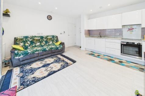  Presented by Clinton at EweMove Bexleyheath and D