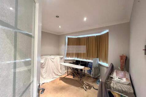 St Pauls Close, Hounslow photo 4