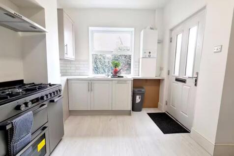 Kitchen 1.jpg