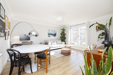 Sitting/Dining Room of 89 (Flat 12) East London Street