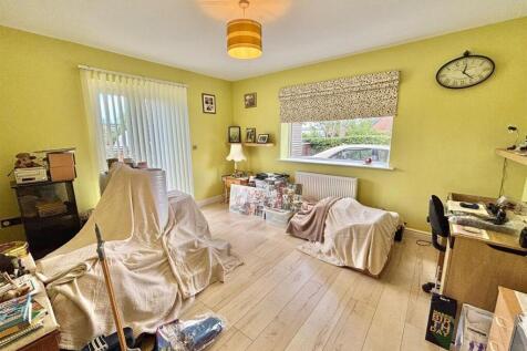 Dining room/ Bedroom 3