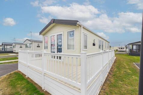 Pemberton Avon luxury holiday home exterior at Suf