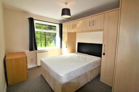 Leecrest House, Ardsley, S71 5EH photo 4