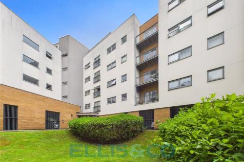 Tonbridge, TN9 - property photo