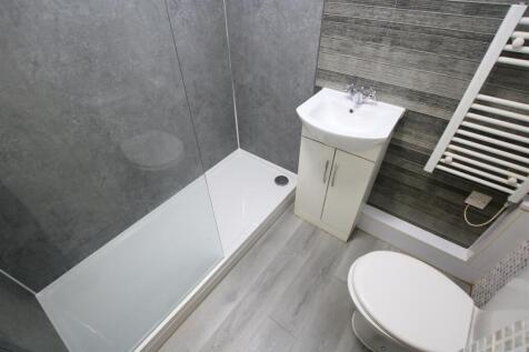 Shower Room.JPG