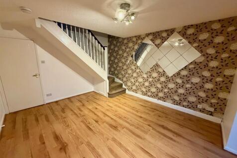 Teal Close living room 2.jpg