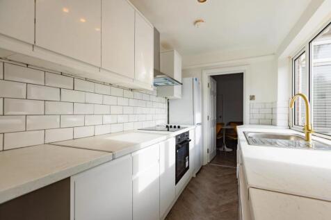 spare-rooms---student-house---west-end-image-5.jpg