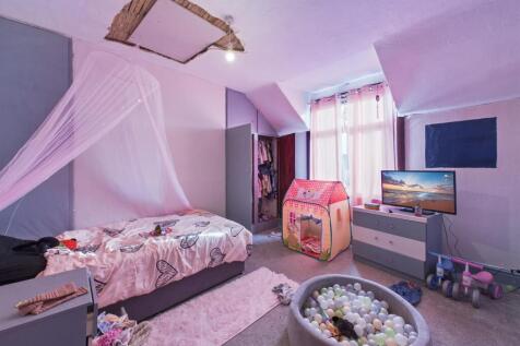 Bedroom: