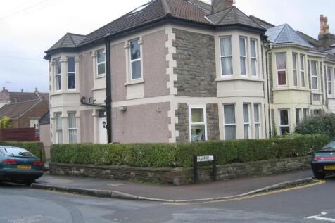 Charming front view of a beautifully maintained...