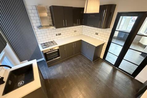 Elmswood Road, Birkenhead photo 5